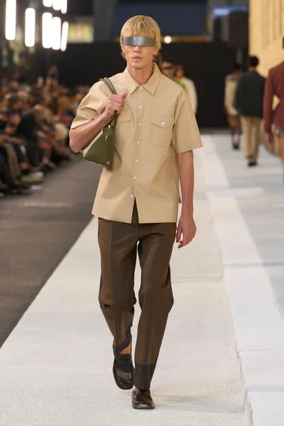 Look 38